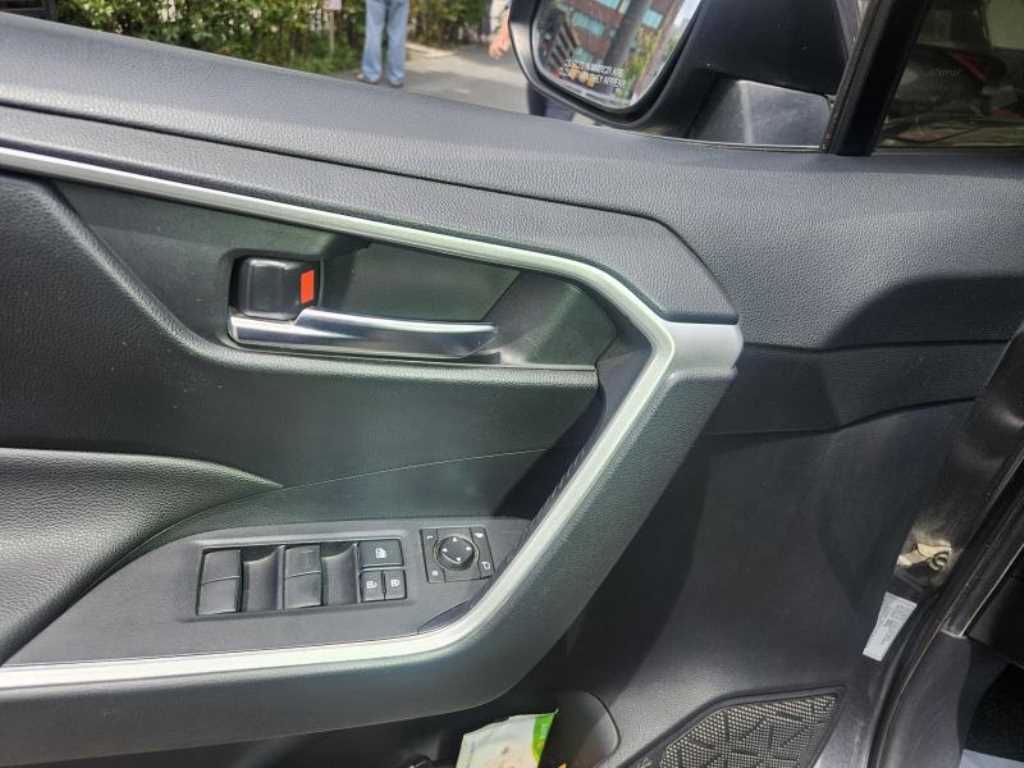 Toyota RAV4 - Vista 5