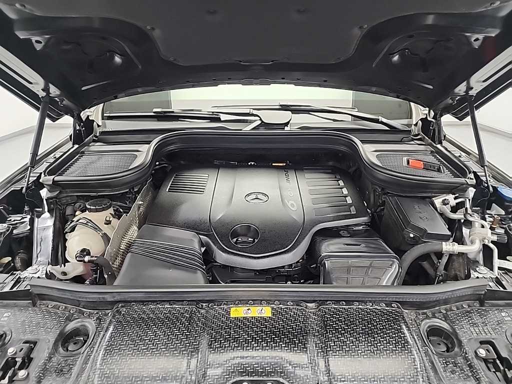 Mercedes Benz GLE Class - Vista 5