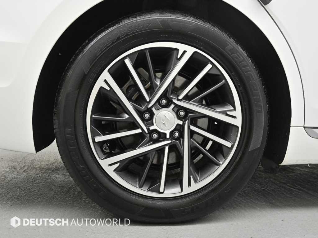 HYUNDAI Grandeur - Vista 5