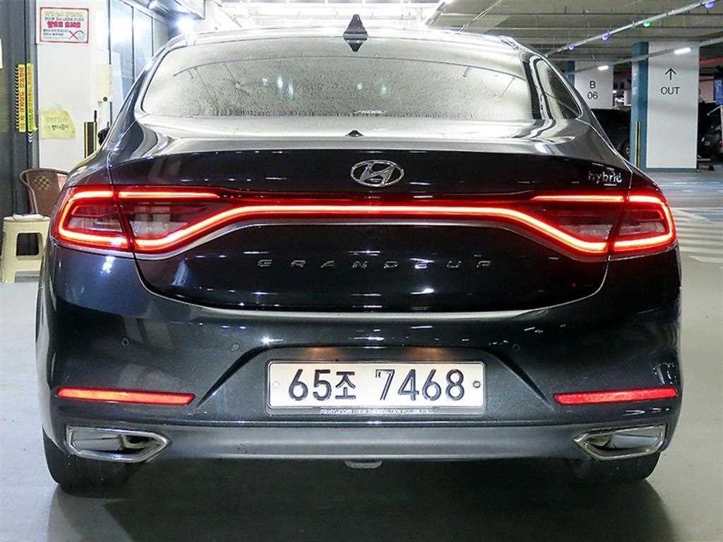 HYUNDAI Grandeur - Vista 5