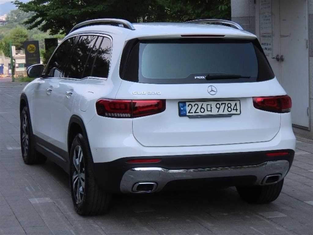 Mercedes Benz GLB Class - Vista 4
