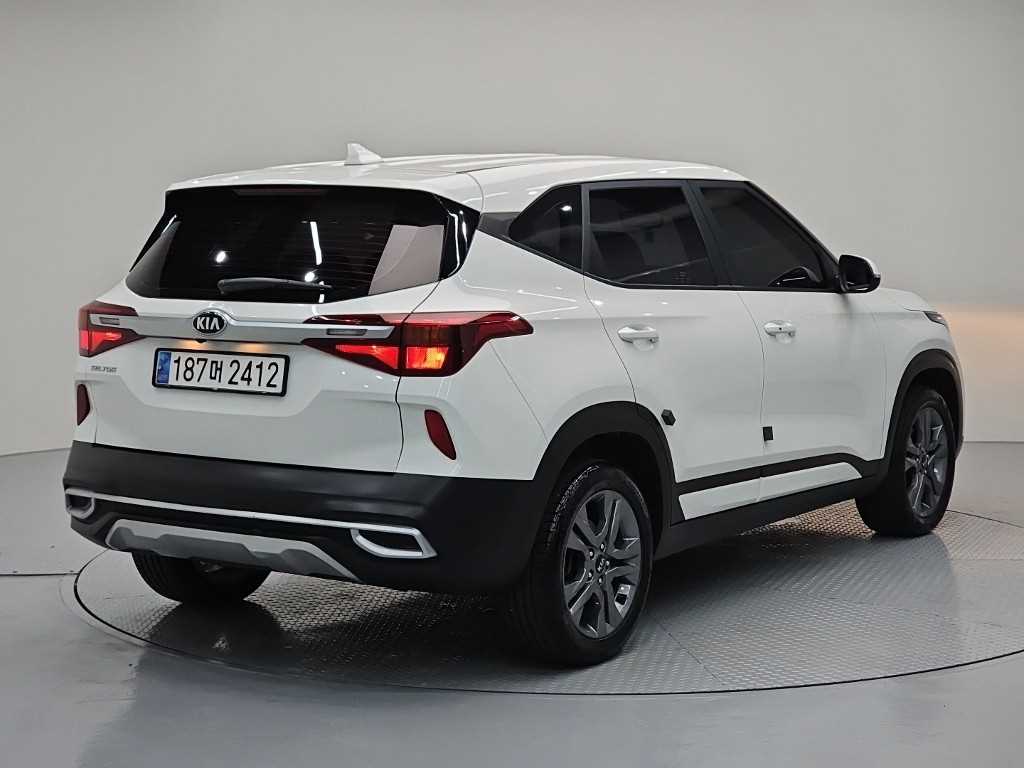 KIA Seltos - Vista 4