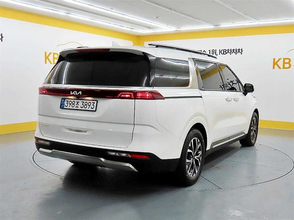KIA Carnival - Vista 4