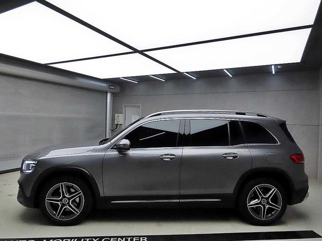 Mercedes Benz GLB Class - Vista 4