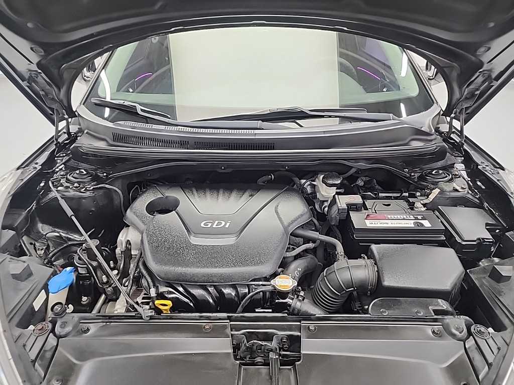 HYUNDAI Veloster - Vista 5