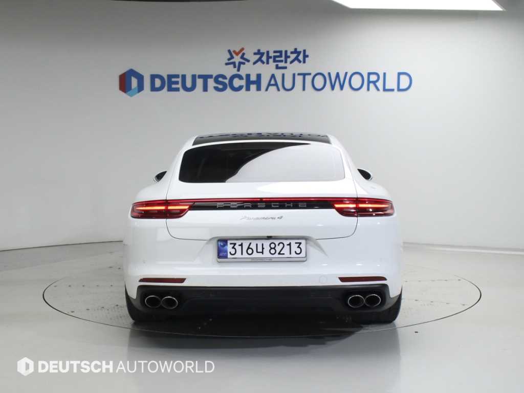 Porsche Panamera - Vista 4