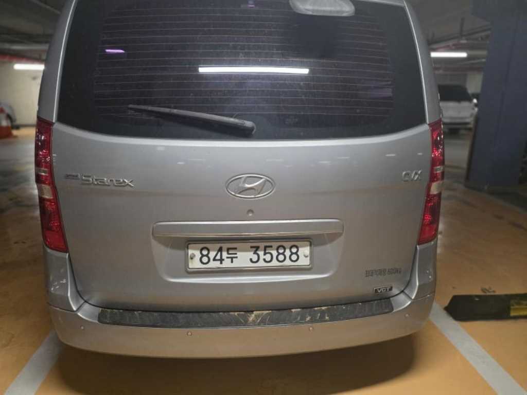 HYUNDAI Starex - Vista 5