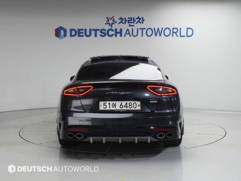KIA Stinger - Vista 4