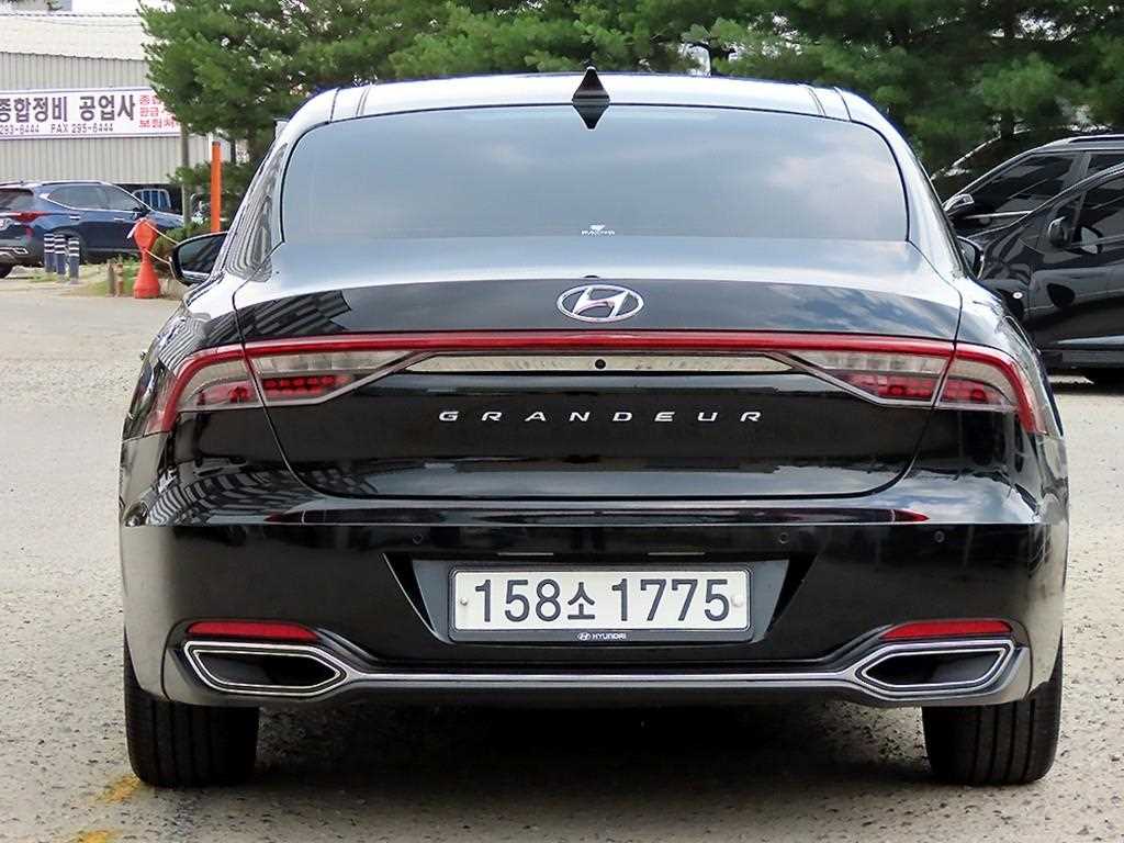 HYUNDAI Grandeur - Vista 4