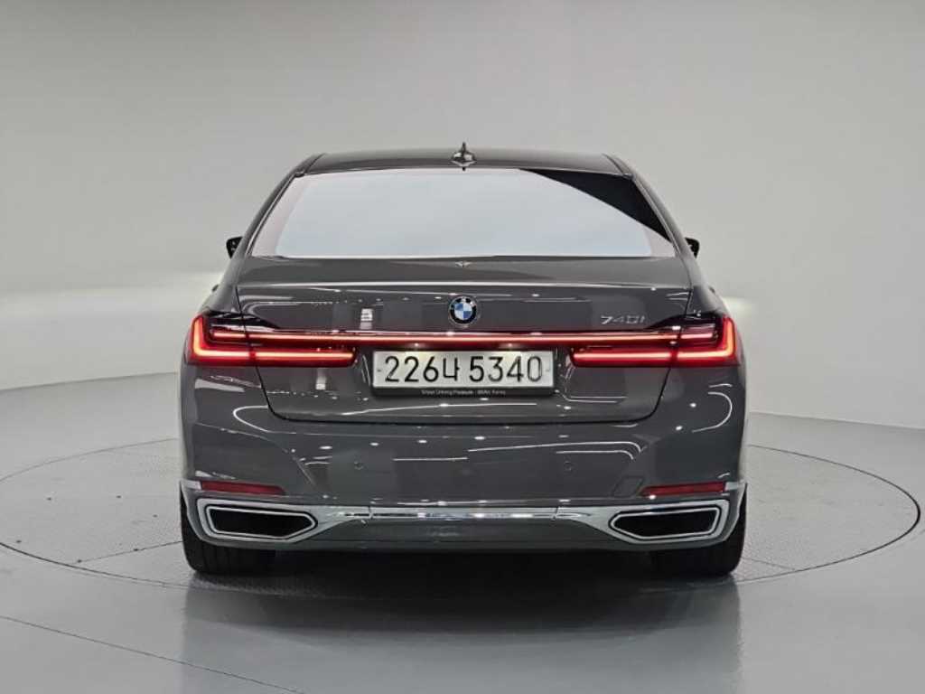 BMW 7 Series - Vista 4