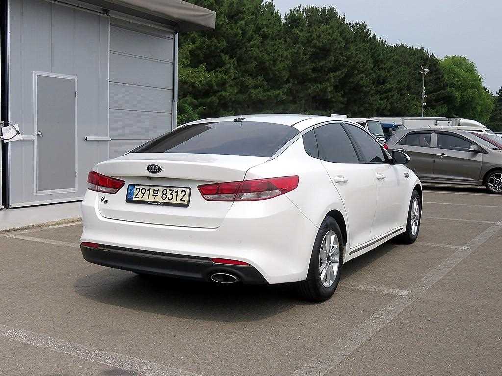 KIA K5 - Vista 4