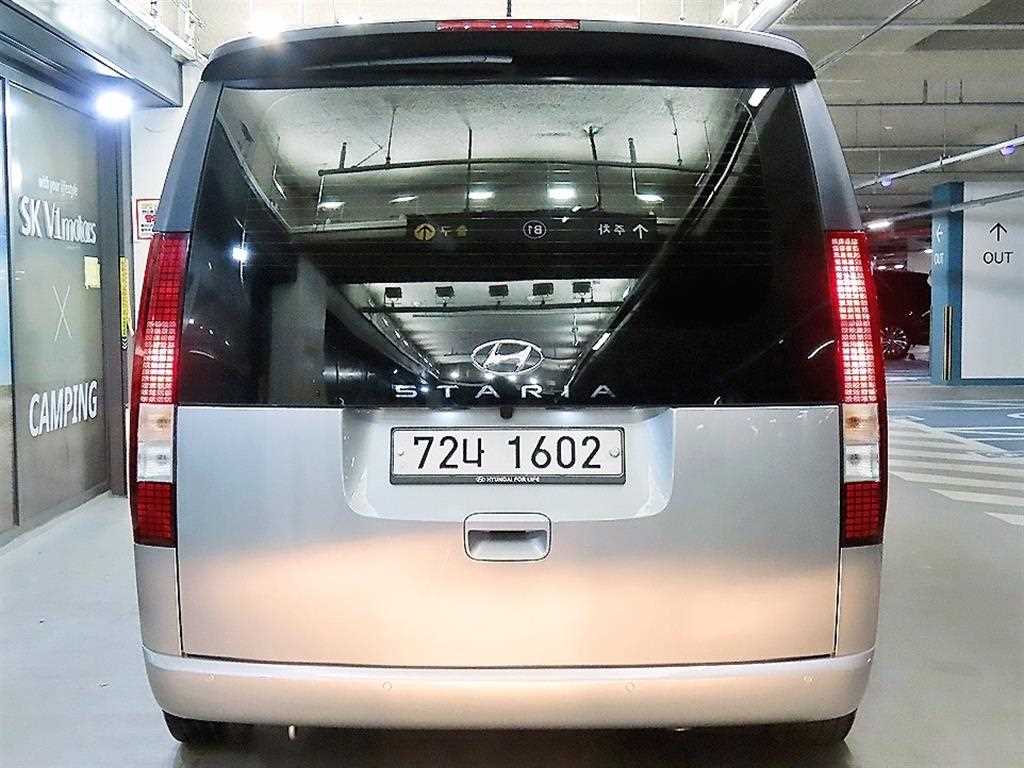 HYUNDAI Staria - Vista 5