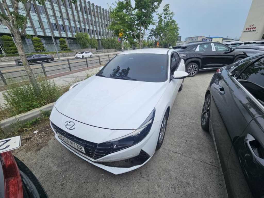 HYUNDAI Avante - Vista 4