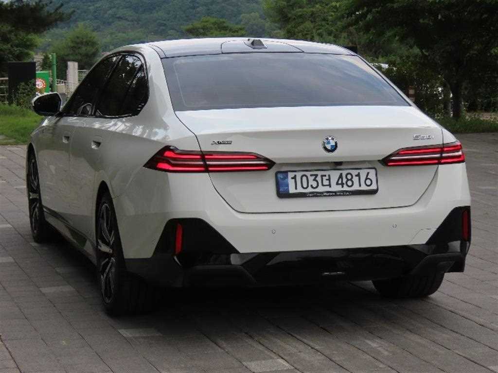BMW 5 Series - Vista 4