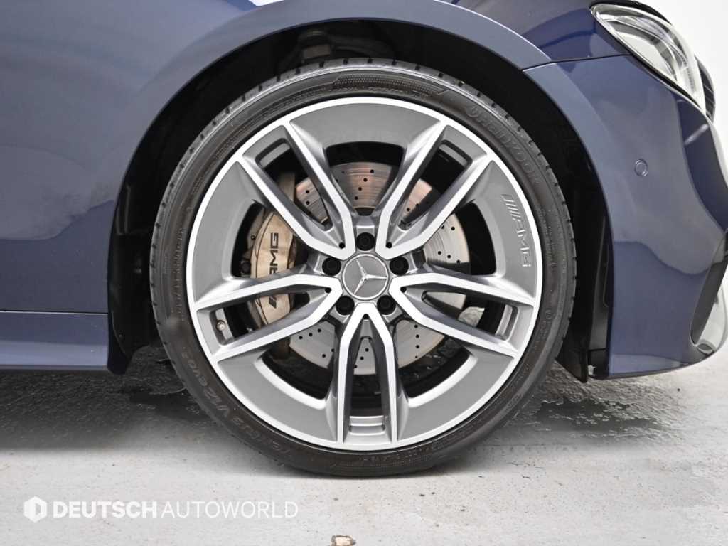Mercedes Benz E class - Vista 5