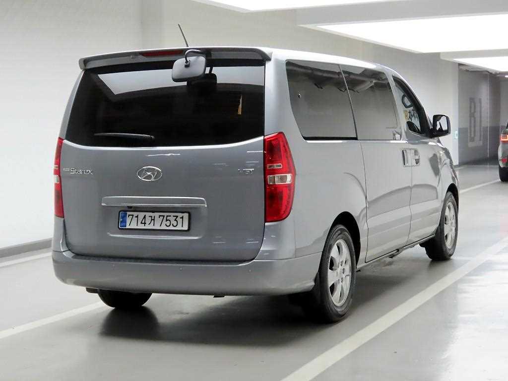 HYUNDAI Starex - Vista 4