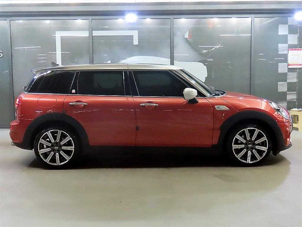 Mini Clubman - Vista 5