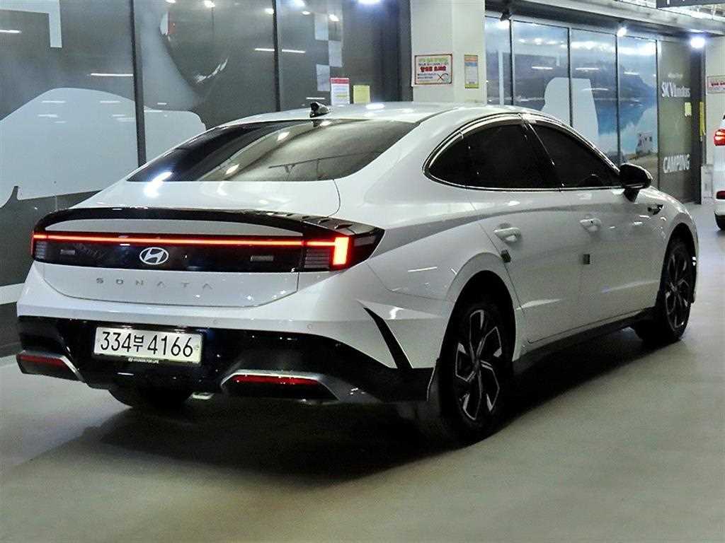 HYUNDAI Sonata - Vista 4