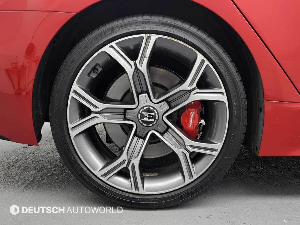 KIA Stinger - Vista 5