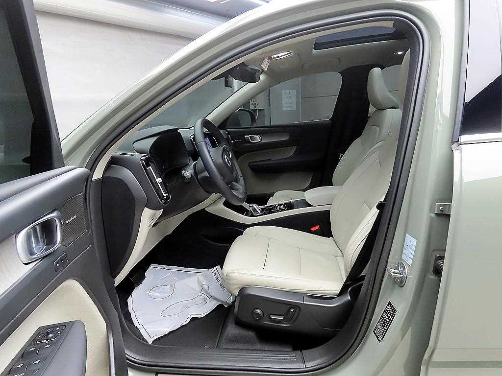 Volvo XC40 - Vista 5