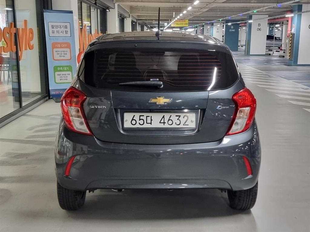 Chevrolet Spark - Vista 5