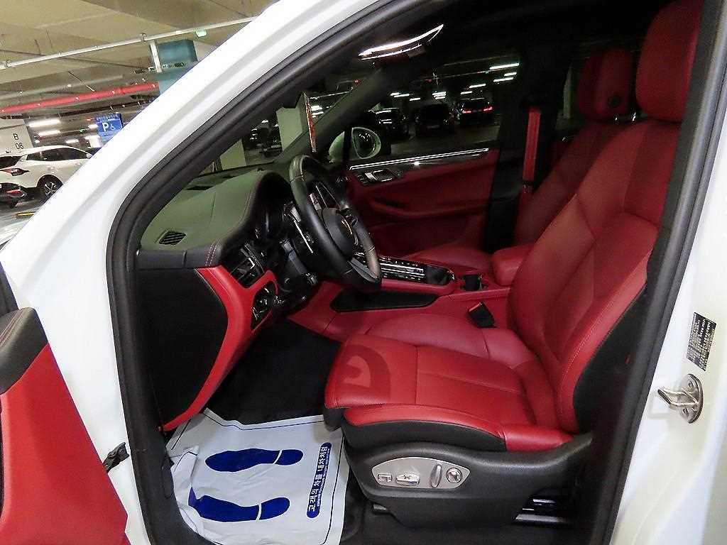 Porsche Macan Gasoline 2.9 S 7