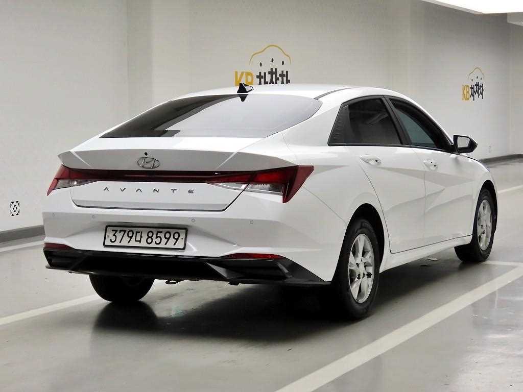 HYUNDAI Avante - Vista 4