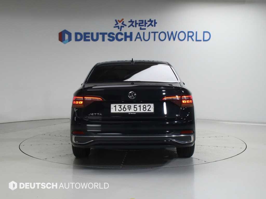 Volkswagen Jetta - Vista 4