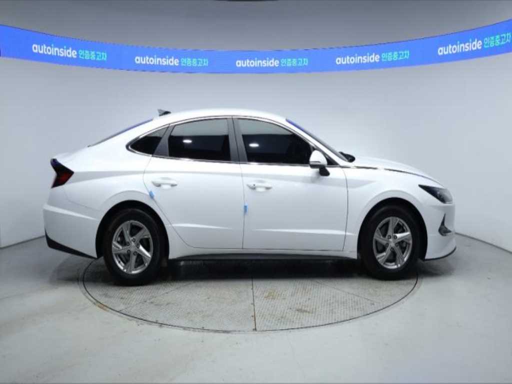 HYUNDAI Sonata - Vista 4