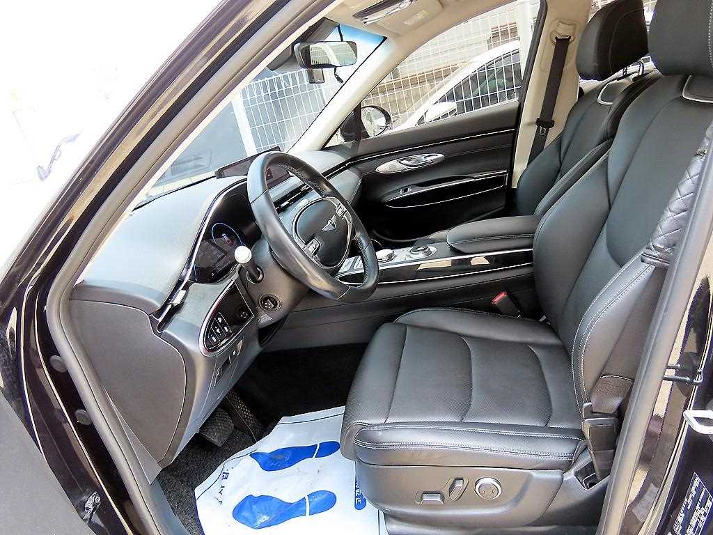 Genesis GV70 - Vista 5