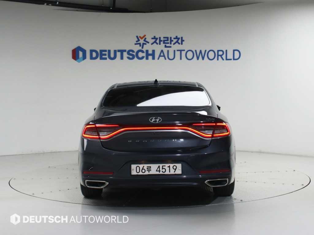 HYUNDAI Grandeur - Vista 4