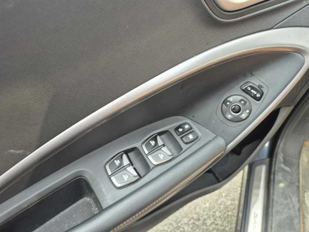 HYUNDAI Santa Fe - Vista 5