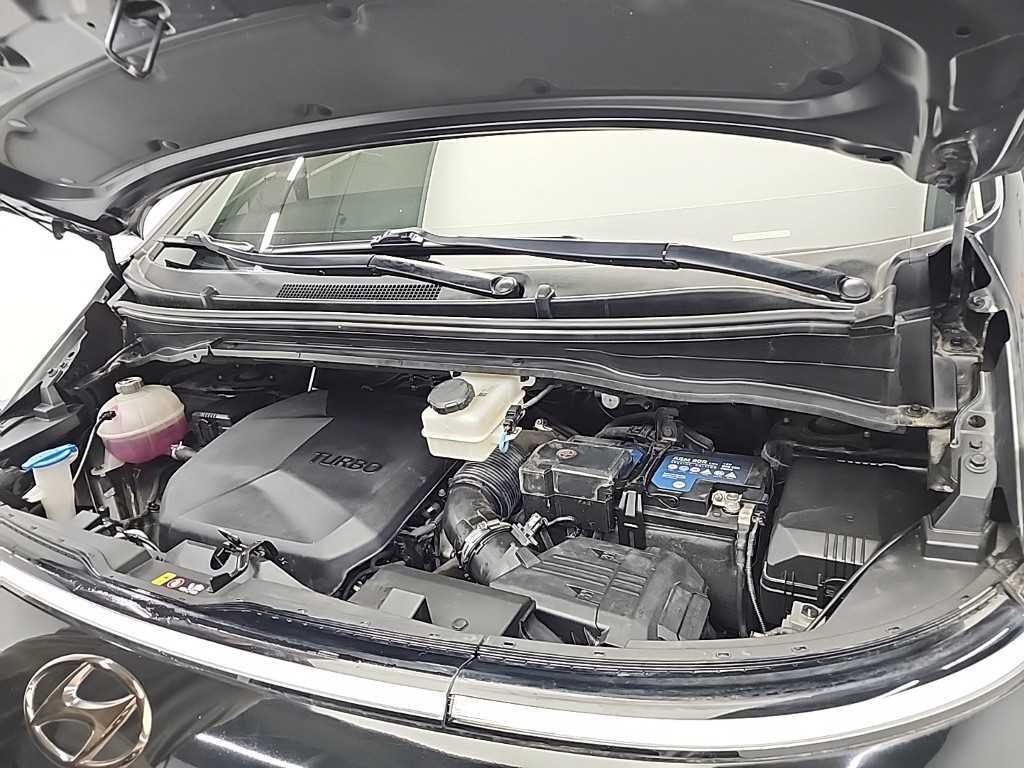 HYUNDAI Staria - Vista 5