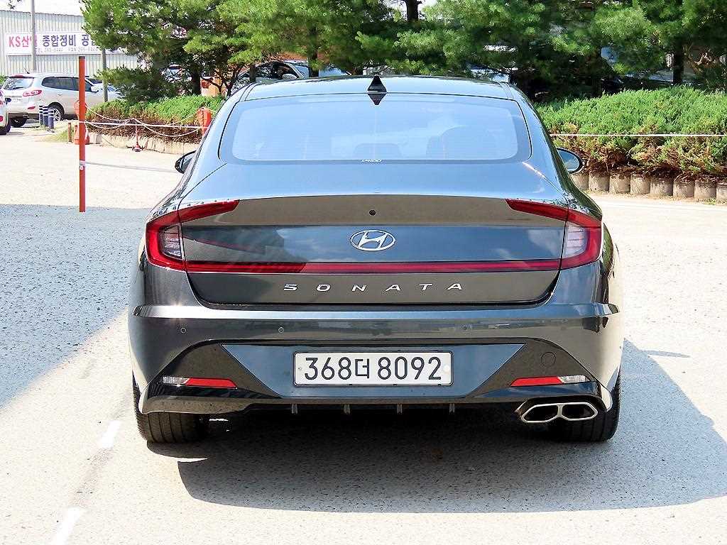 HYUNDAI Sonata - Vista 4