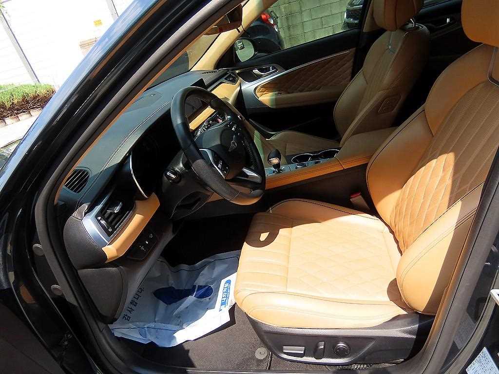 Genesis G70 - Vista 5