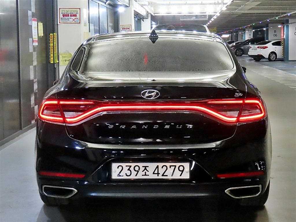 HYUNDAI Grandeur - Vista 5