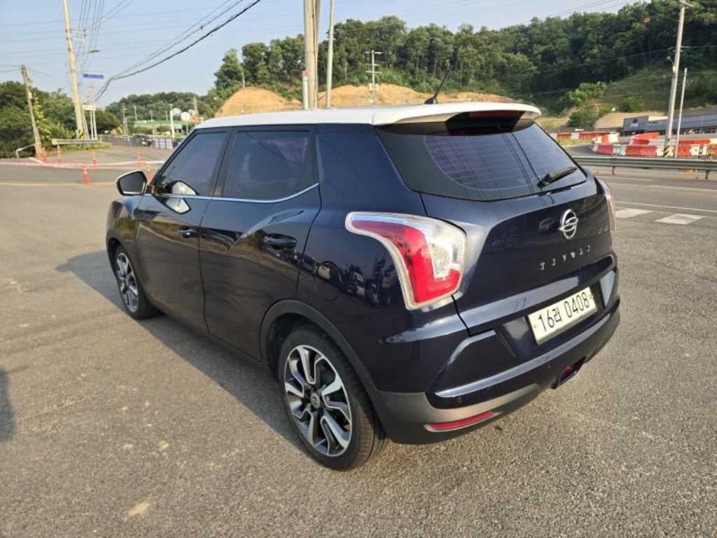 Ssangyong Tivoli - Vista 5
