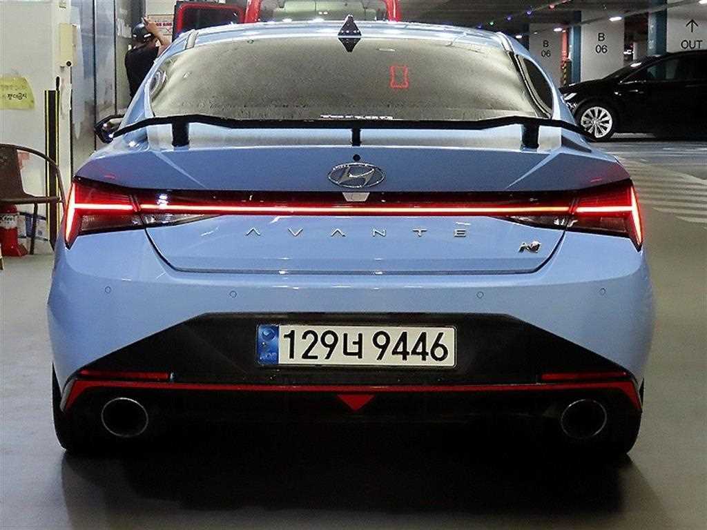 HYUNDAI Avante - Vista 5