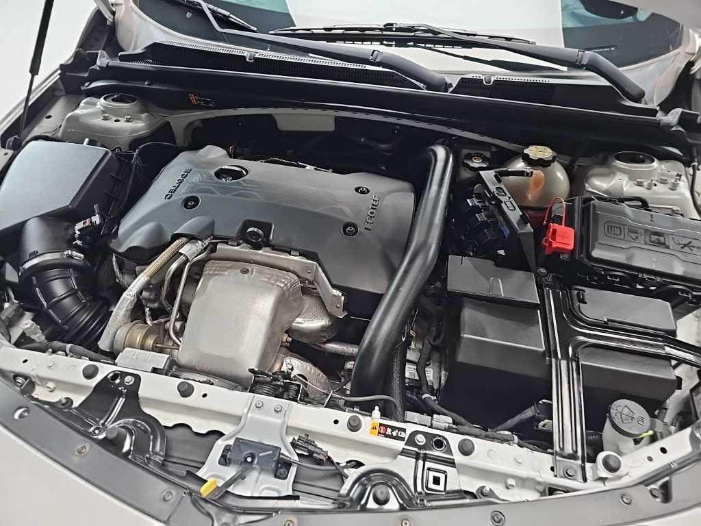 Chevrolet Malibu - Vista 5
