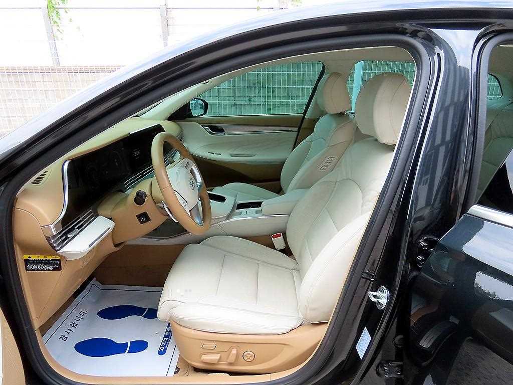 HYUNDAI Grandeur - Vista 5