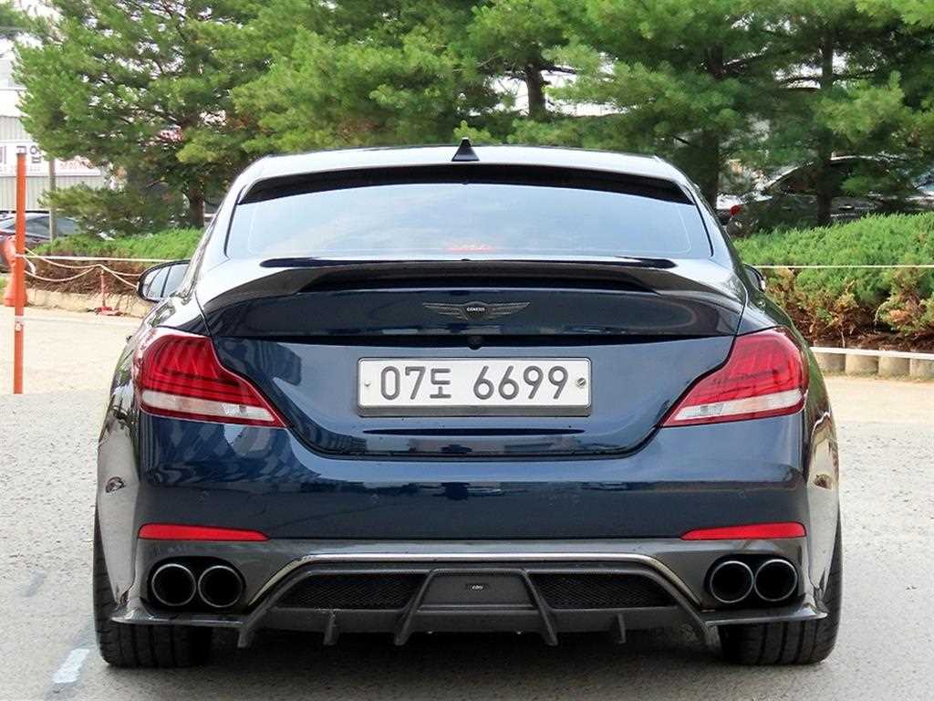 Genesis G70 - Vista 4