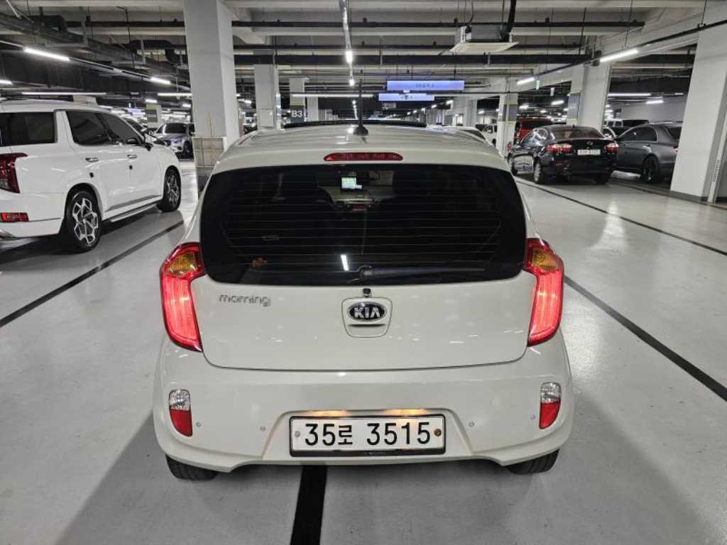 KIA Morning - Vista 4