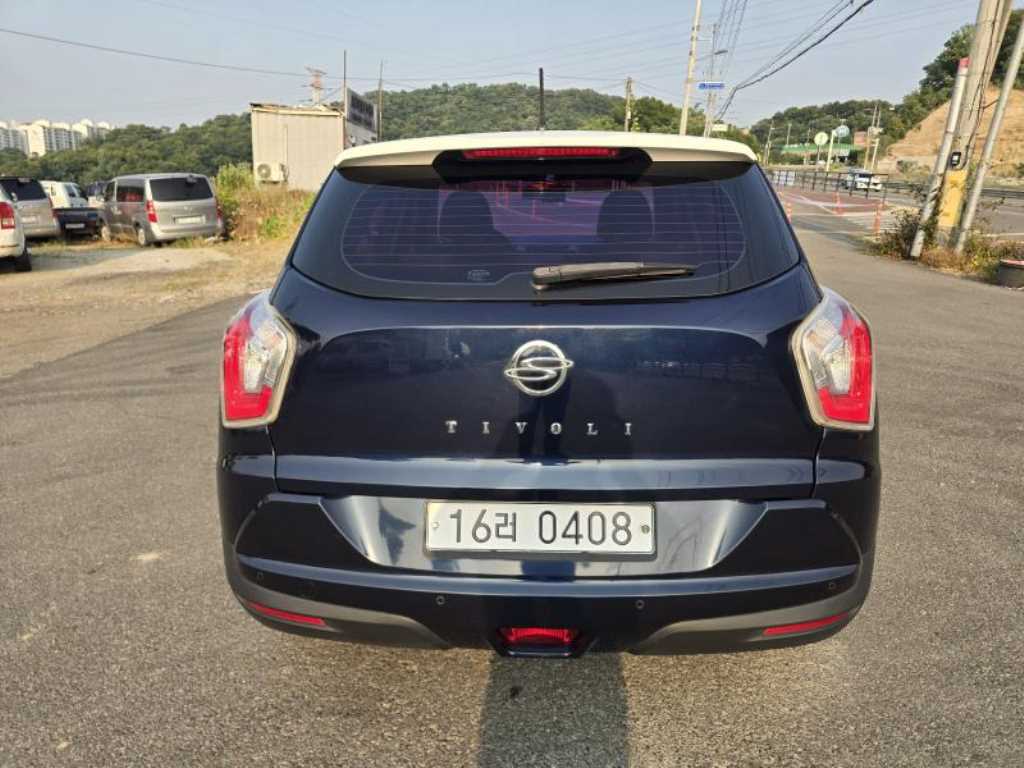 Ssangyong Tivoli - Vista 4