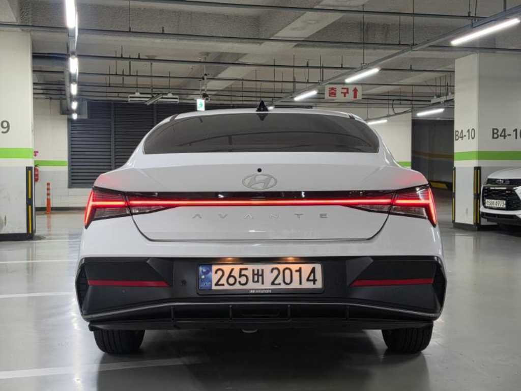 HYUNDAI Avante - Vista 4