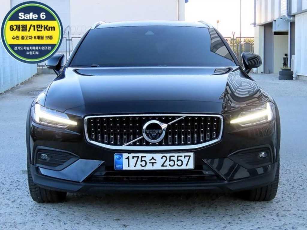 V60 크로스 컨트리 2세대 2.0 B5 프로 AWD 2021년식