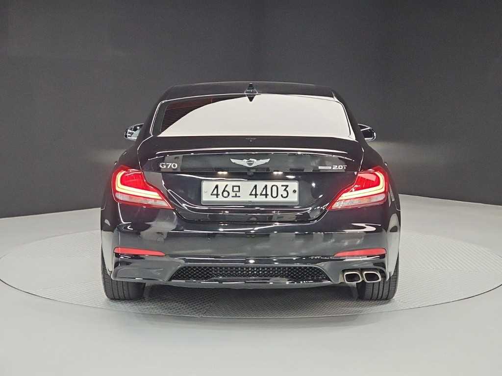 Genesis G70 - Vista 4
