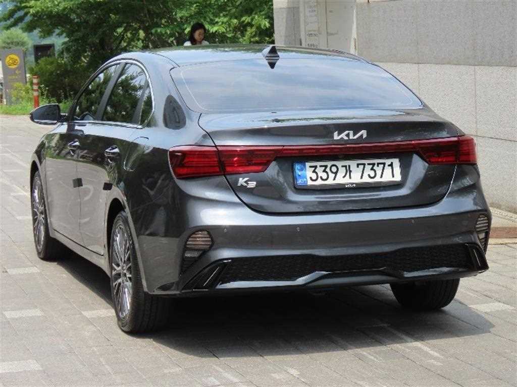 KIA K3 - Vista 4
