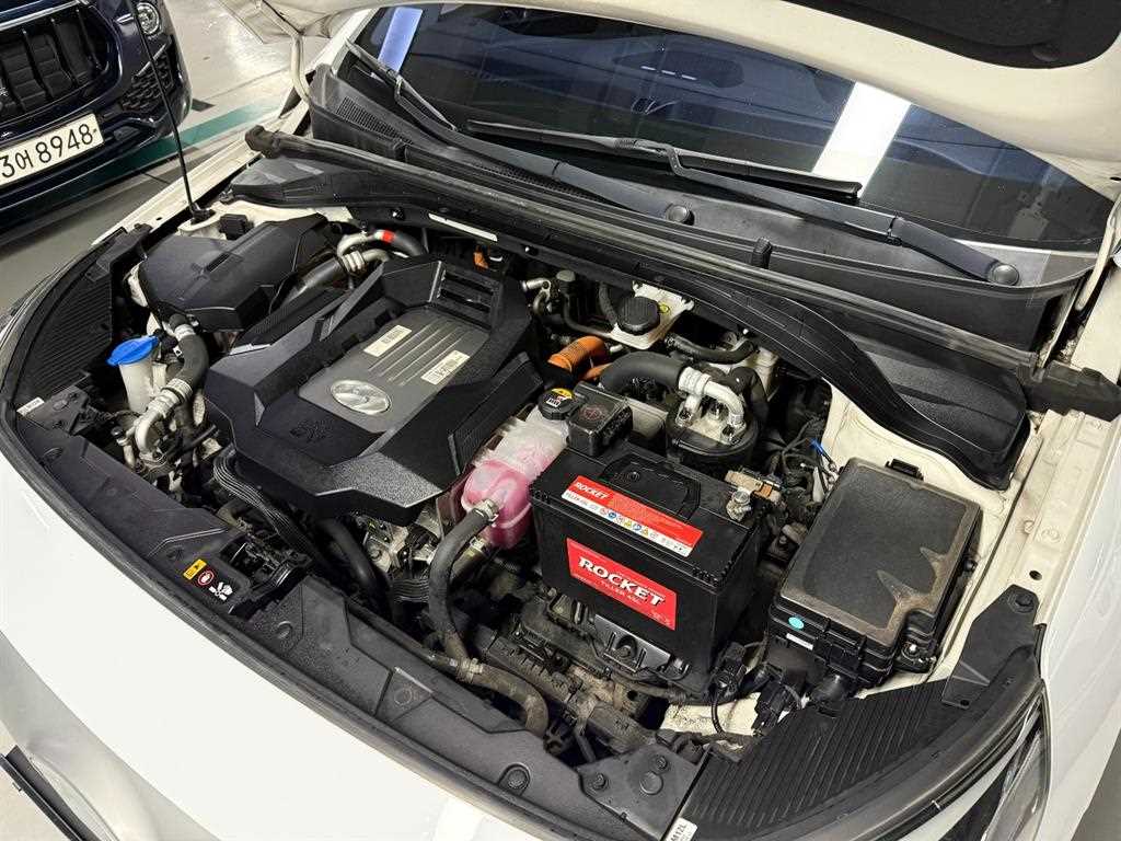 HYUNDAI Ioniq - Vista 5