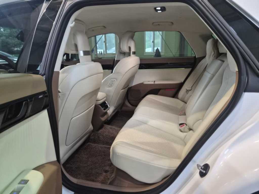 HYUNDAI Grandeur - Vista 5