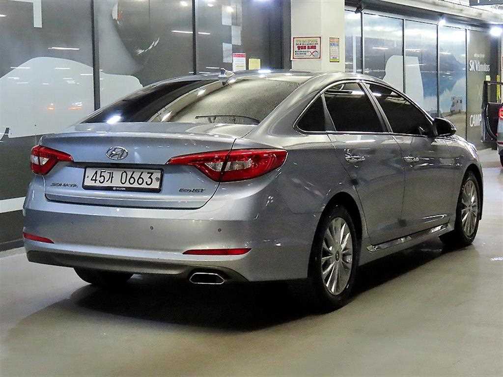 HYUNDAI Sonata - Vista 4